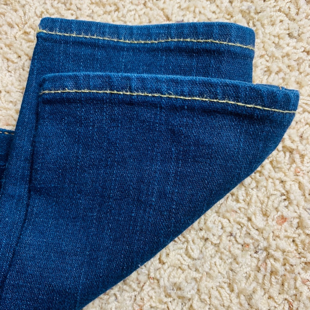 True Religion - Picture 7 of 8